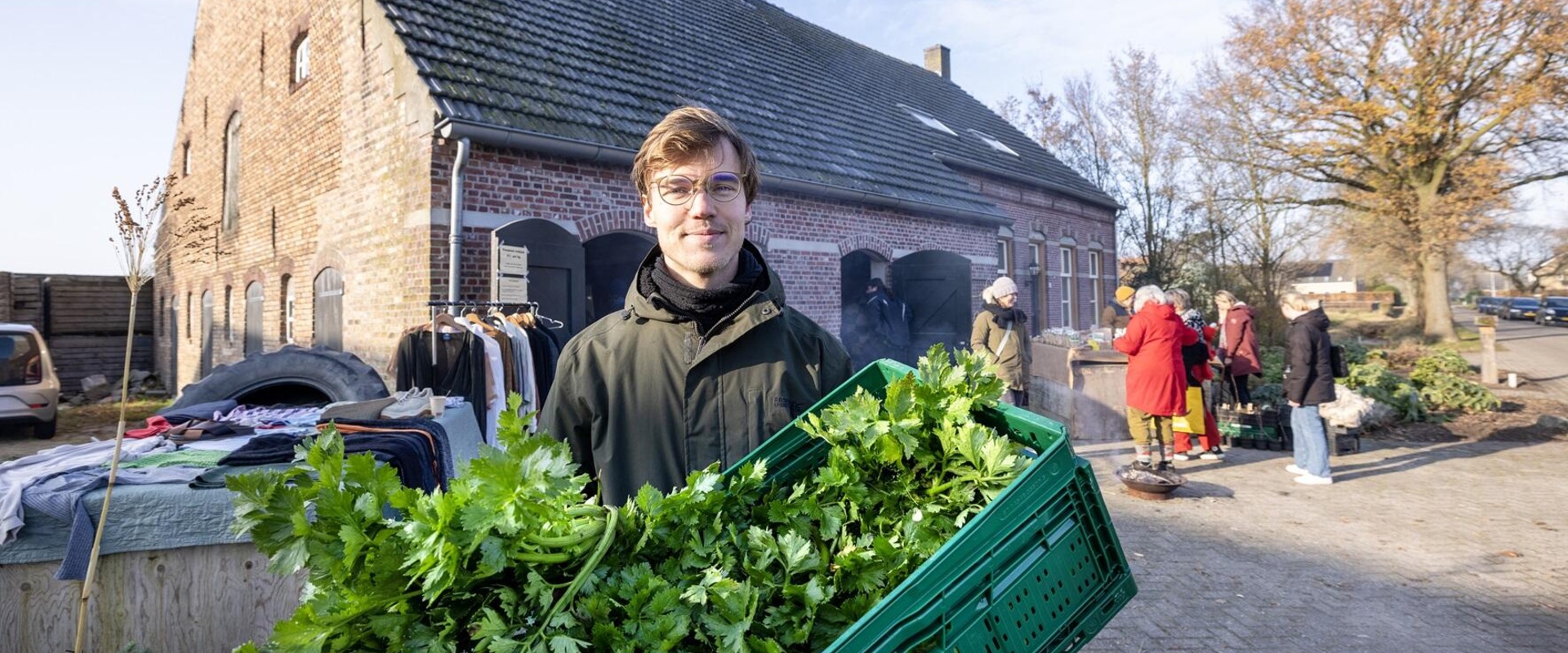 Ivar van Dorst krijgt Agrifoodpluim voor biologische strokenteelt